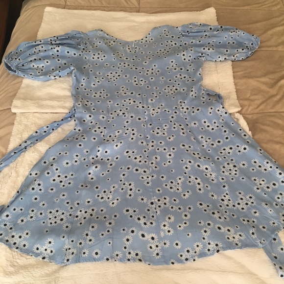 REVOLVE Faitfull the Brand Floral Dress size 8 - Picture 4 of 10